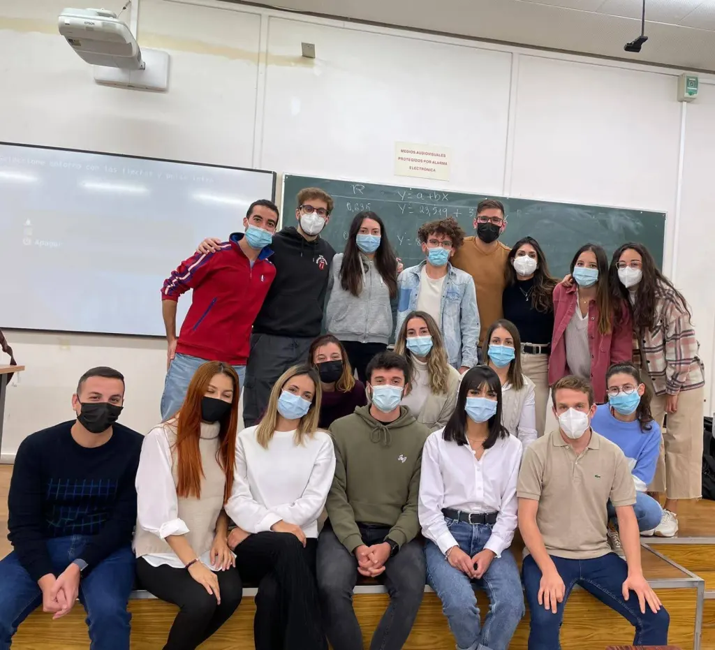 Compañeros del Máster en Fisioterapia Neurológica del Niño y del Adulto en la Universidad de Murcia